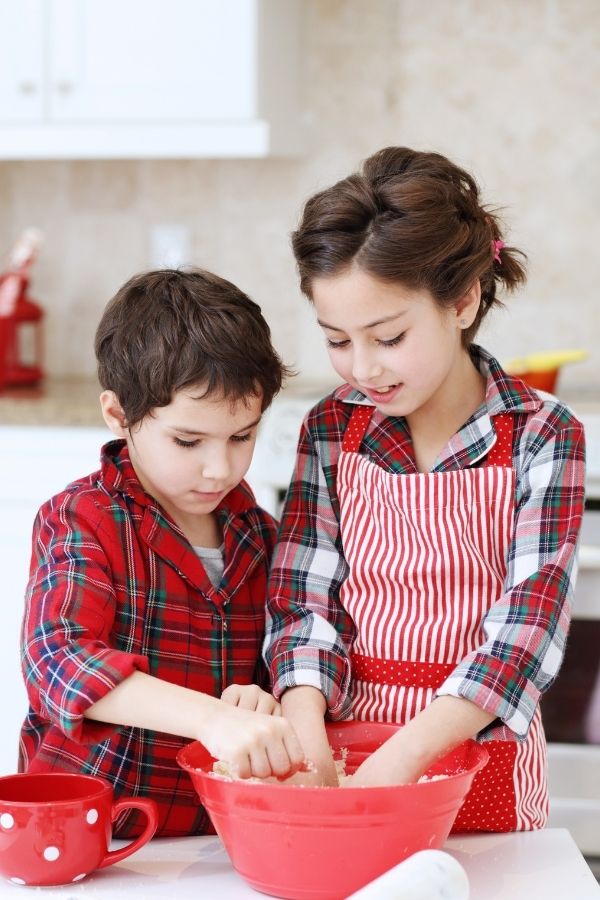 bucket list for familes - bake cookies with your kids